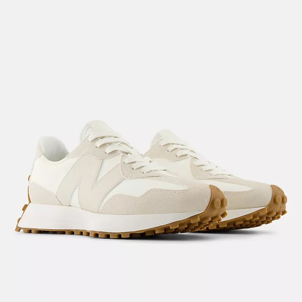 Women’s Athleisure New Balance 327